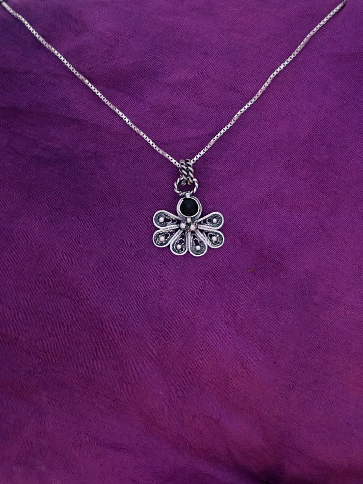 B286- Filigree Pendant