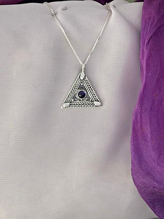 B8- Pyrmids Pendant with Amethyst - Zehava Jewelry