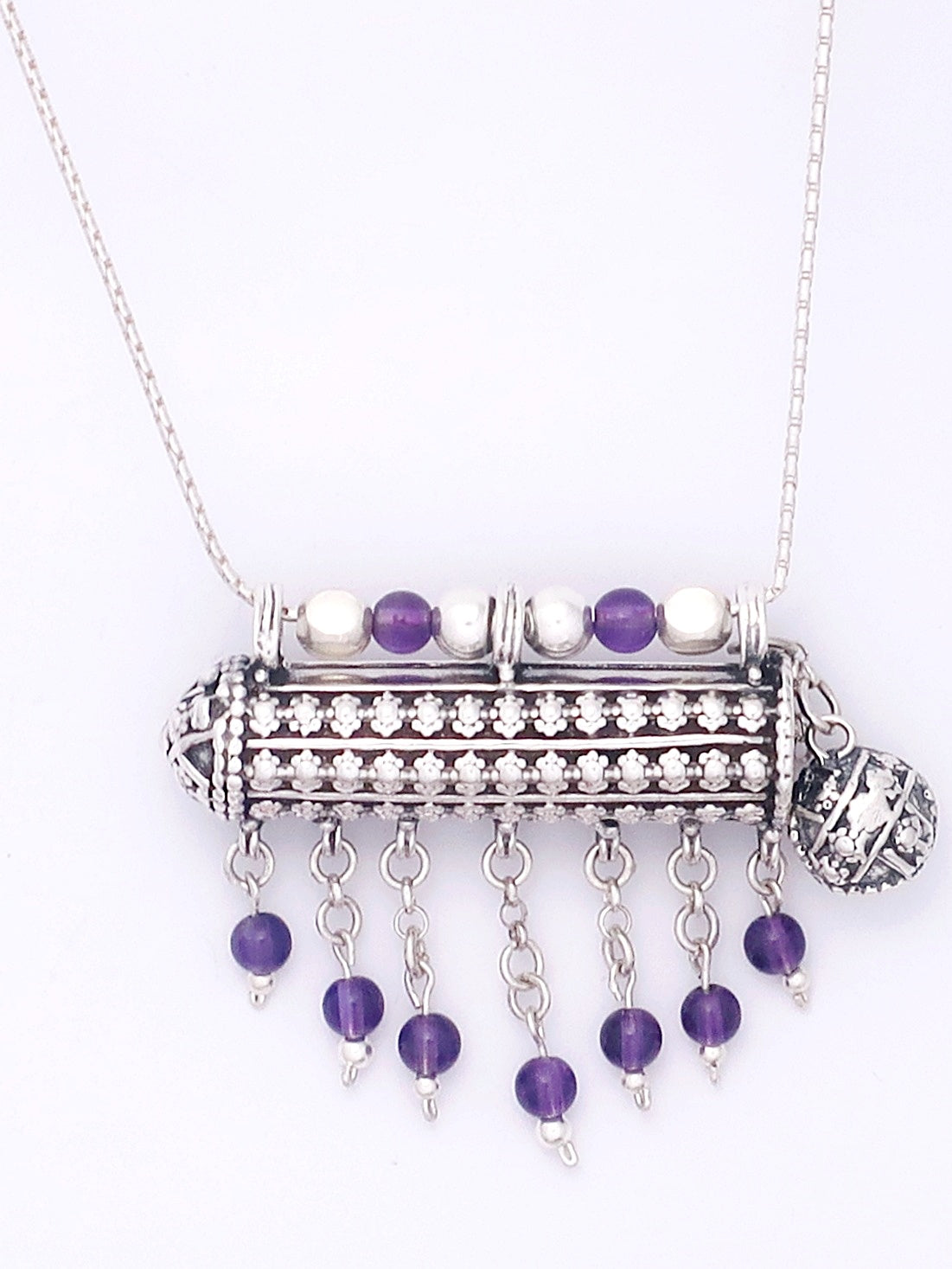 D7- Round box pendant with opening cap with Amethyst/Carnelian Beads