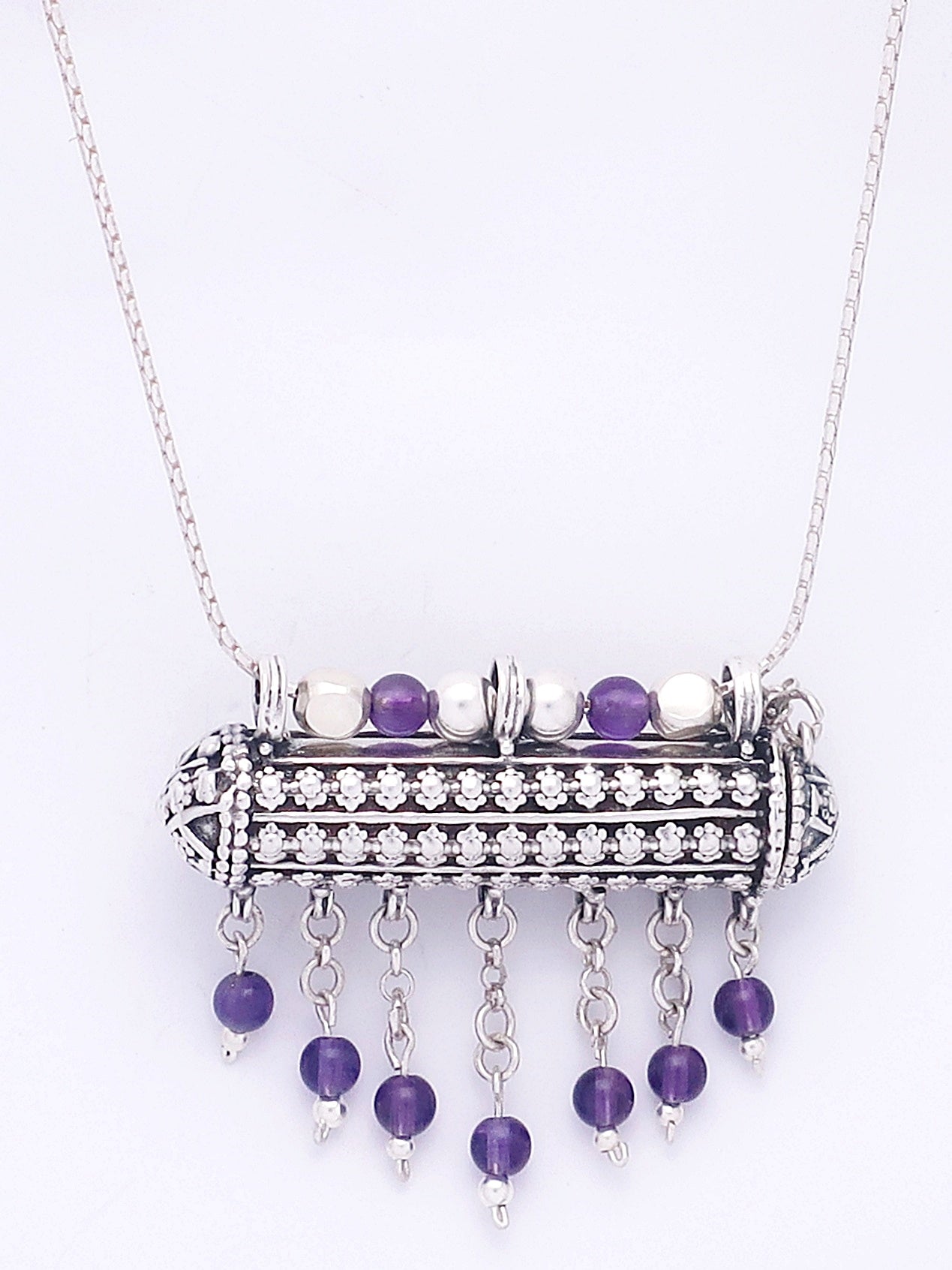 D7- Round box pendant with opening cap with Amethyst/Carnelian Beads