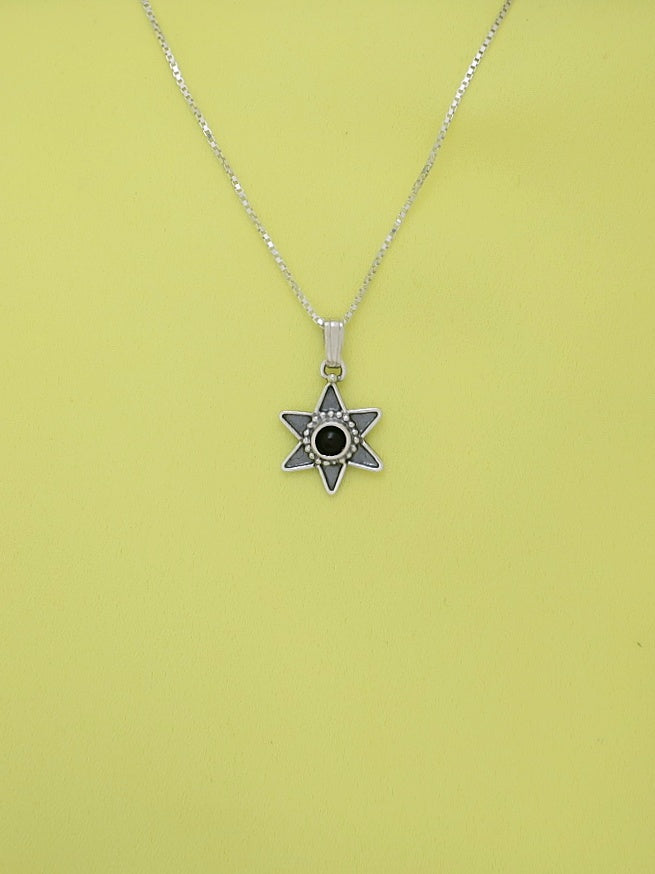 B46- Star Pendant with Onyx/Garnet Stone