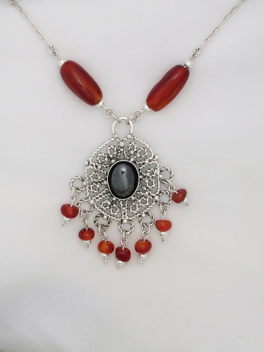 B229- Freestyle Oval Necklace