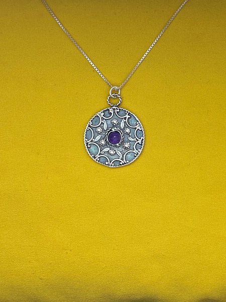 B237- Pendant with flowers & Stone