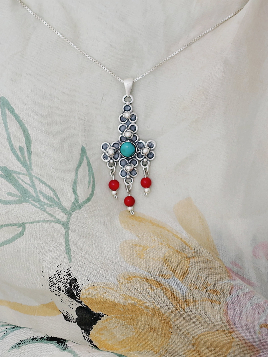 B235- Flowers Pendant