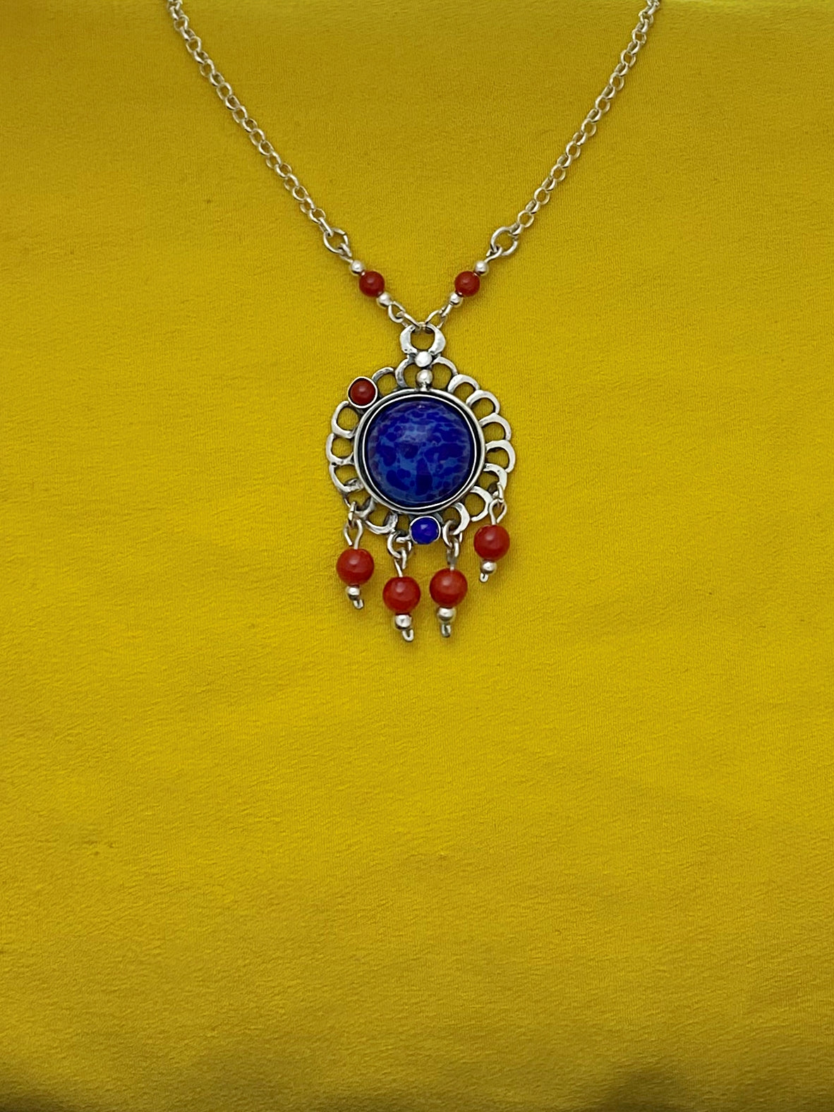 B325- Flower necklace