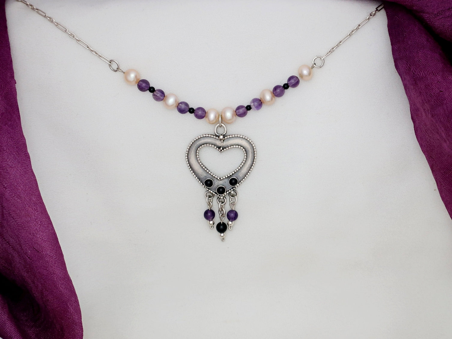 B251- Hearts Necklace with Onyx, Peals & Amethyst