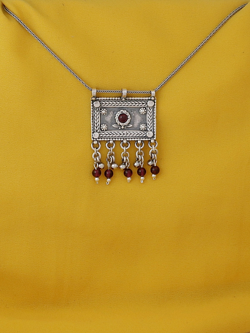 B259- Silver Necklace with Garnet