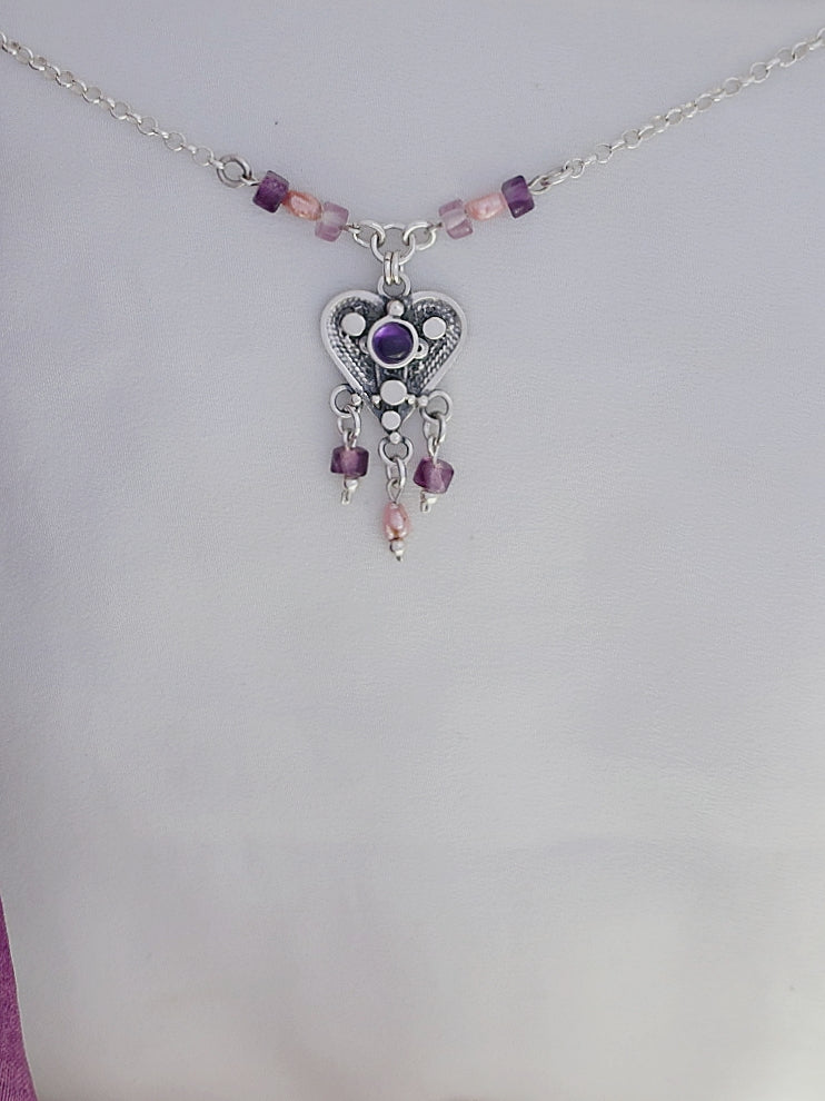 B290- Filigree Heart Necklace