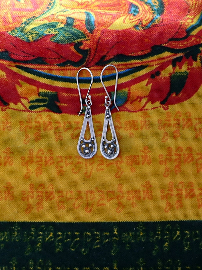 E54- Silver Filigree Earrings - Zehava Jewelry