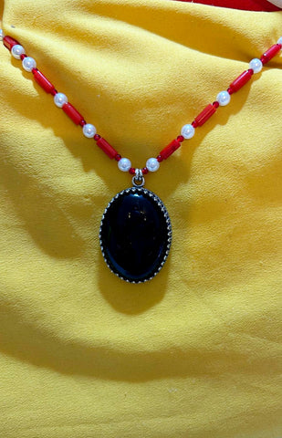 B352- Oval Necklance with Pearls & Coral