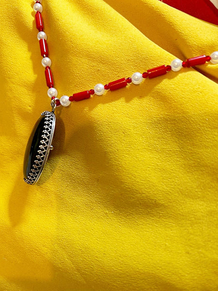 B352- Oval Necklance with Pearls & Coral