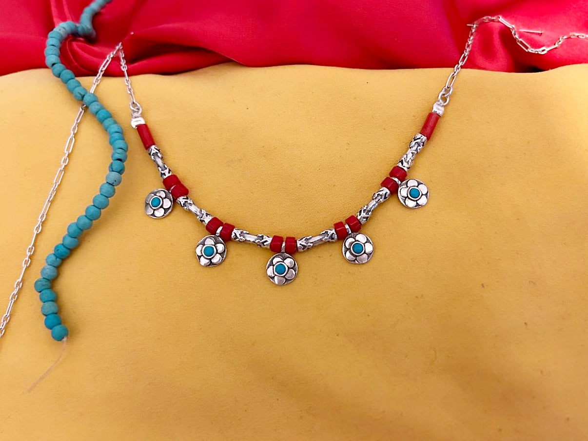 B353- Flowers Necklace