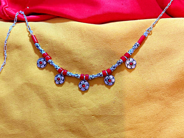 B353- Flowers Necklace