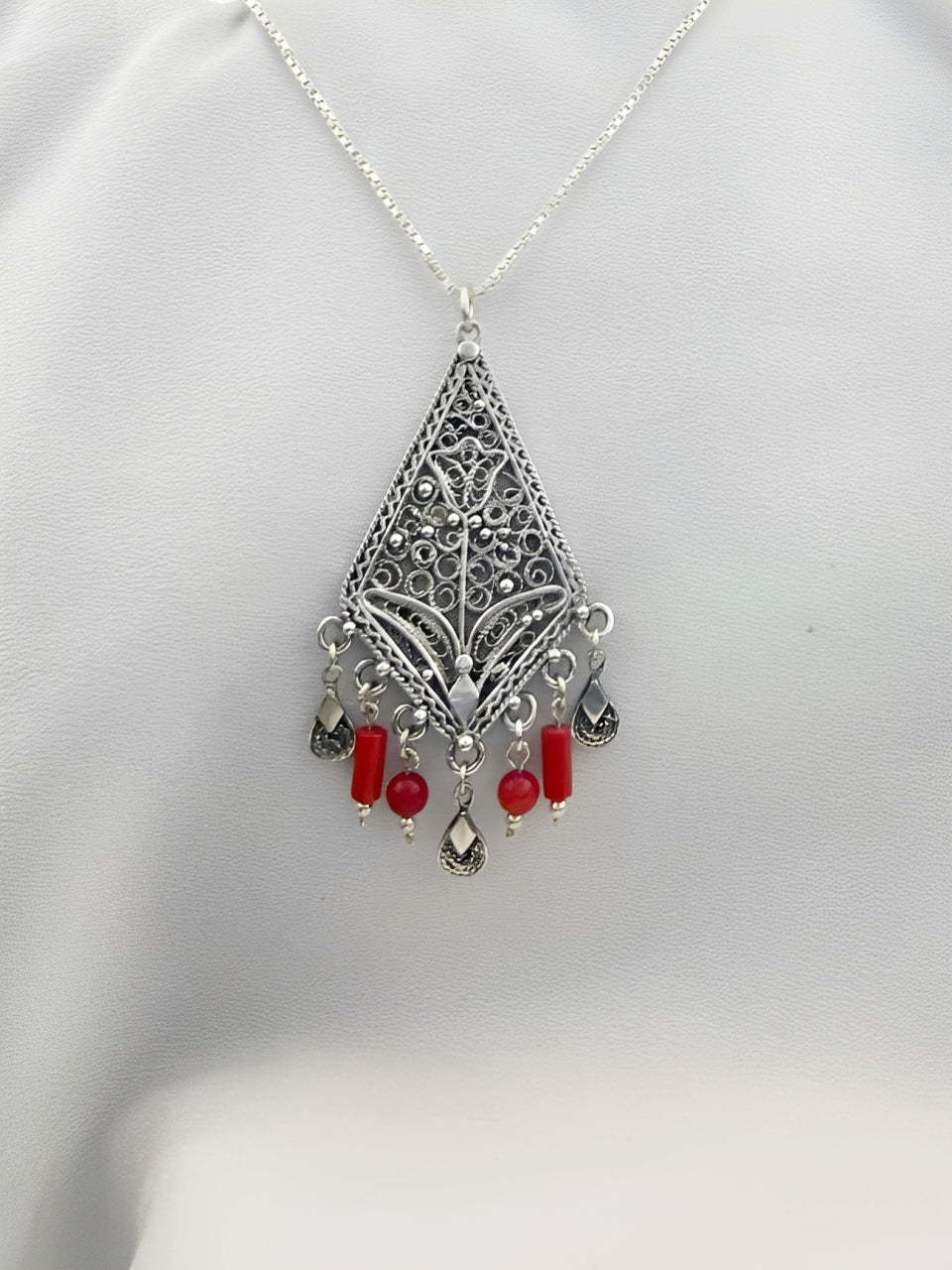 B391- Tulip Filigree Pendant with Carnelian Beads