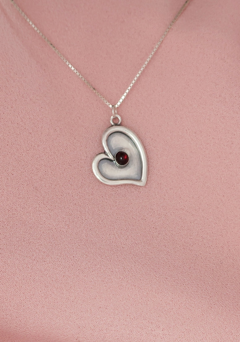 B181- Heart Pendant with Garnet/ Onyx Stone