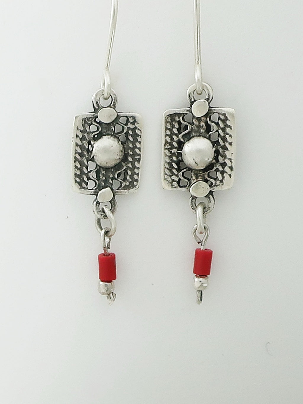 E12- Silver Filigree Earrings with Carnelian Bead - Zehava Jewelry