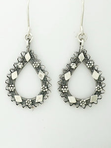 E6- Drop Shaped Earrings with Yemenite Pattern - Zehava Jewelry