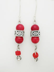 E20- Silver Earrings with Flowers and Beads - Zehava Jewelry