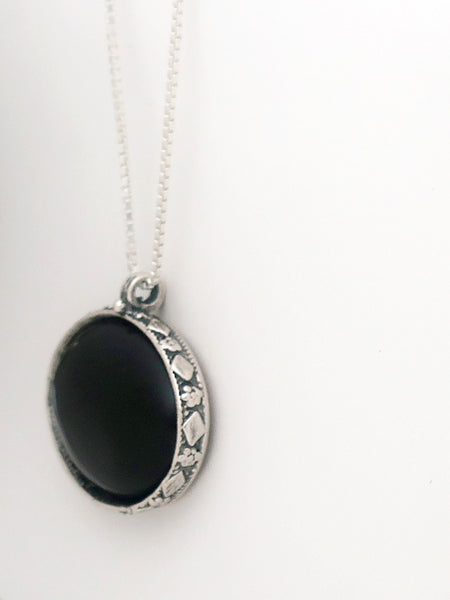 B4- Oval Shaped Onyx  Stone with Yemenite Pattern Frame - Zehava Jewelry