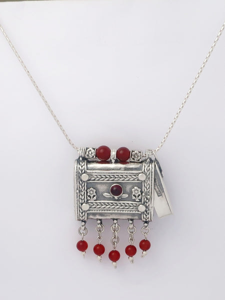 C33.3- Square Box Pendant with Opening Cap