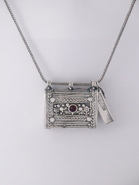 C34.1- Square Box Pendant with Opening Cap