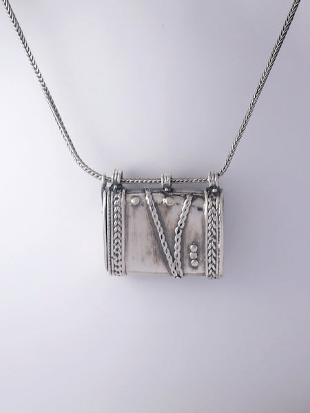 C34.1- Square Box Pendant with Opening Cap