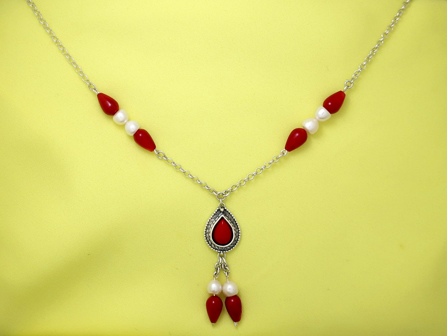 B138- Drop Silver Necklace