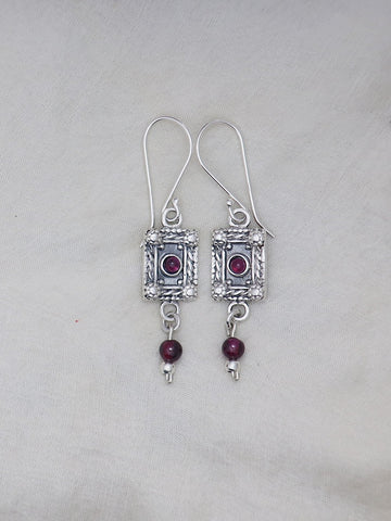 E39- Silver Earrings with Garnet Stones