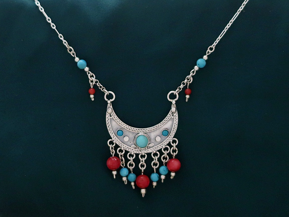 B159- Silver Moon Necklace