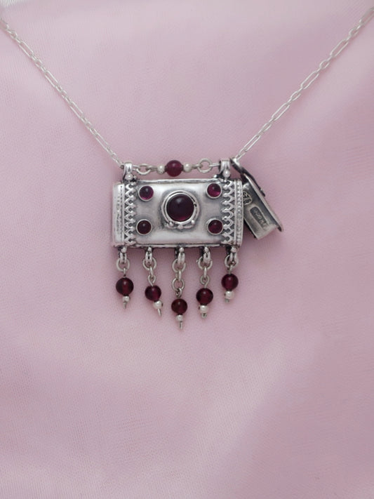 C48- Square Box Amulet with Opening Cap
