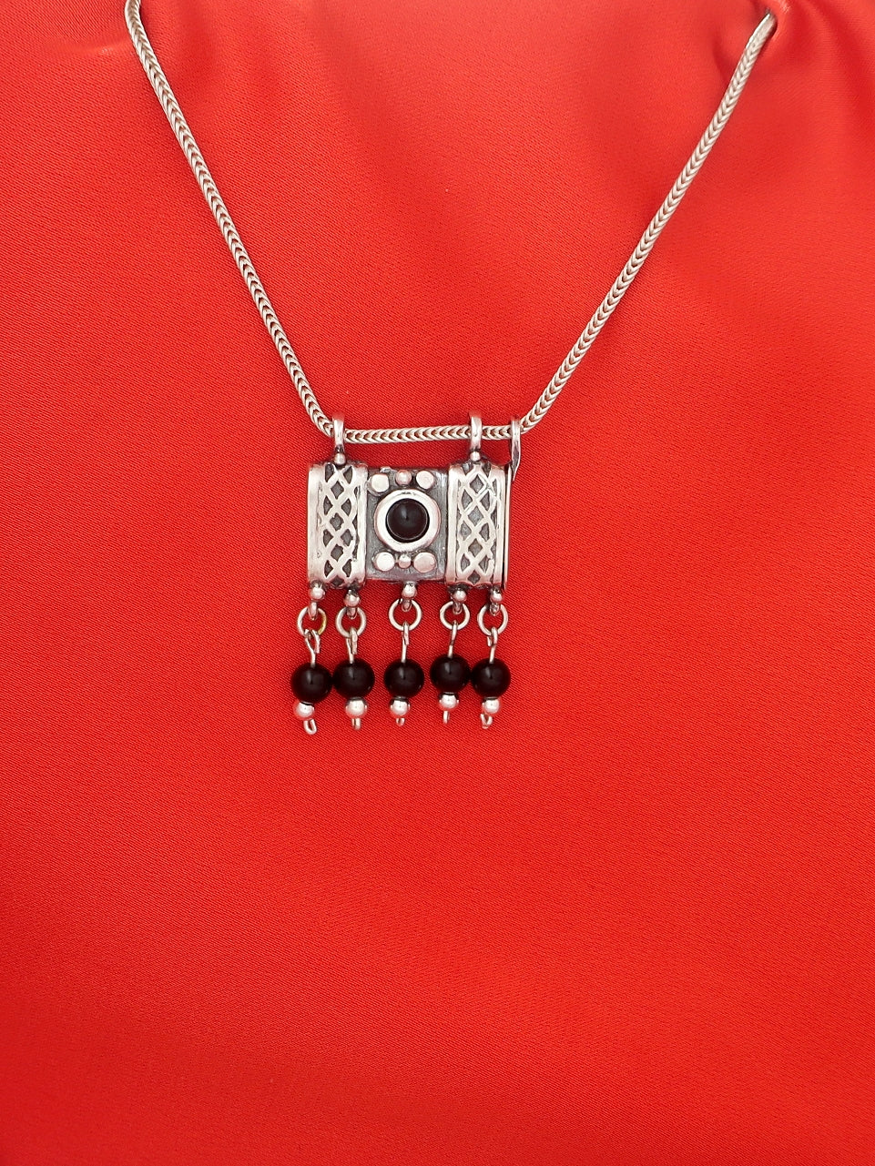 C50- Square Box Amulet with Opening Cap with Onyx/Agate Stone