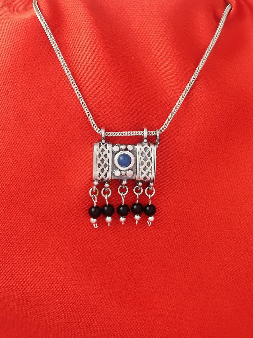 C50- Square Box Amulet with Opening Cap with Onyx/Agate Stone
